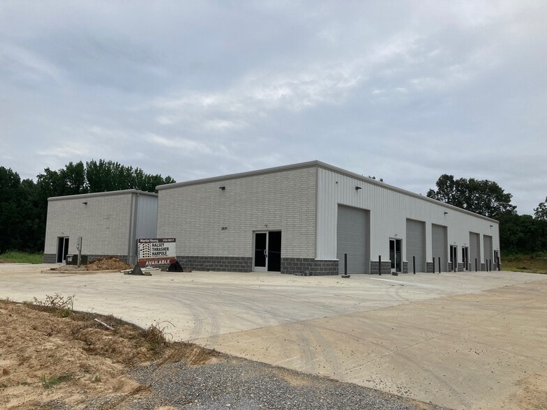 More Photos Of 2431 Washington Avenue, Jonesboro Light Distribution For Lease