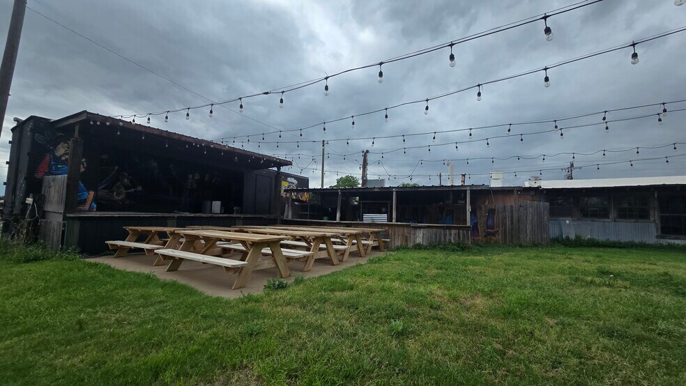 More Photos Of 4021 Acton Hwy, Granbury General Retail For Lease