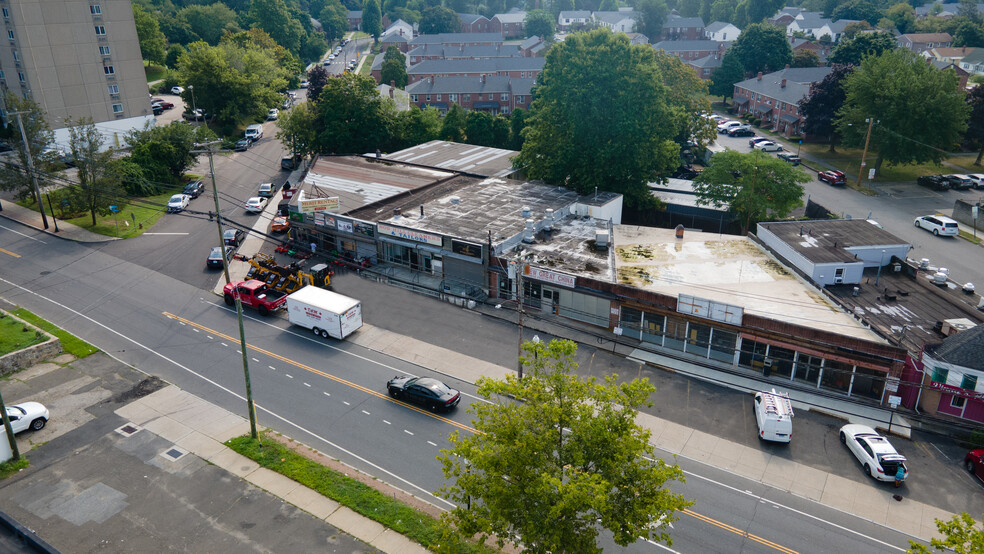 Primary Photo Of 52-64 Huntington Tpke, Bridgeport Storefront Retail Office For Sale