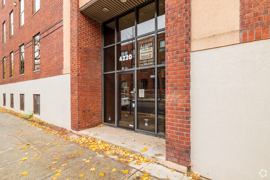 More Photos Of 4220 Rue De Rouen, Montréal Office For Lease