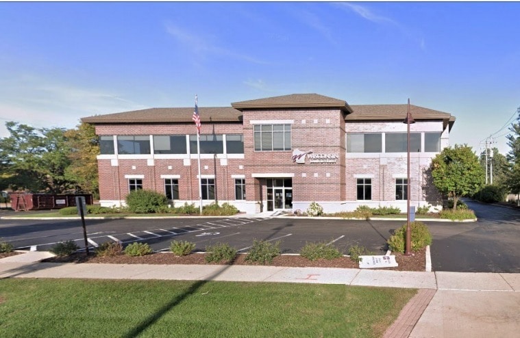 Primary Photo Of 5380 N Port Washington Rd, Glendale Office For Lease