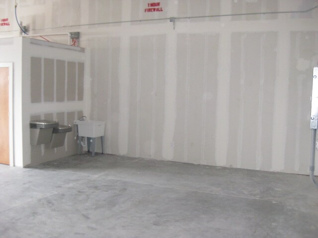 More Photos Of 301 Cedar Ave, McAllen Warehouse For Lease