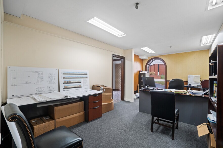 More Photos Of 207 20th St SE, Hickory Warehouse For Sale