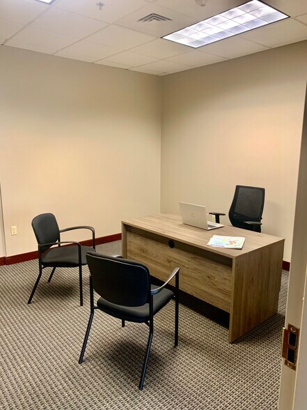 More Photos Of 1301 Riverplace Blvd, Jacksonville Office For Lease