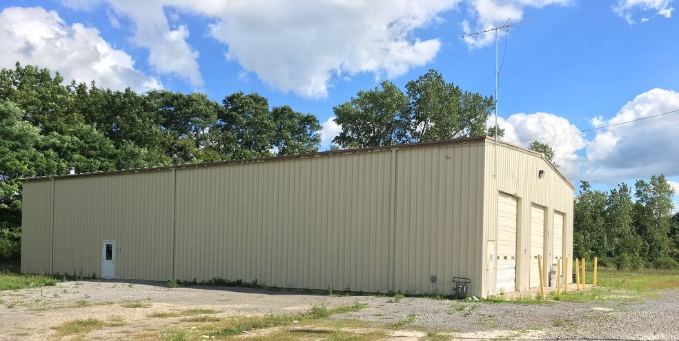 More Photos Of 1363 Carlisle Ave, Bellefontaine Warehouse For Lease
