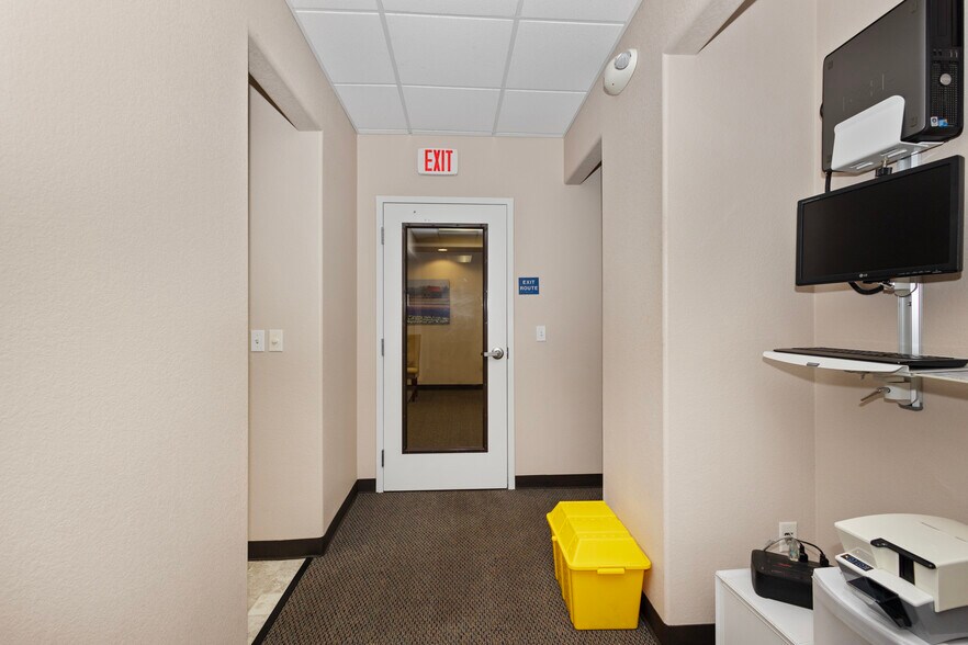 More Photos Of 1640 W F St, Oakdale Medical For Sale