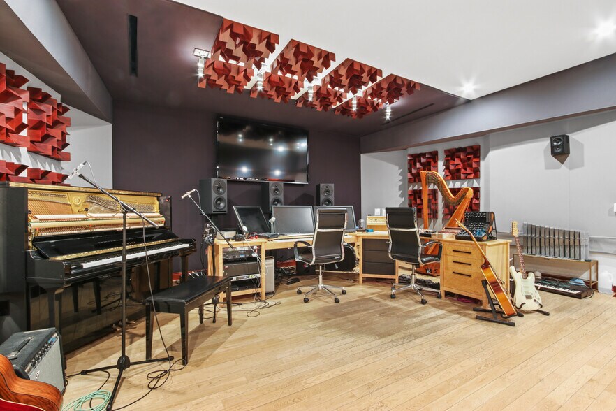 More Photos Of 1548-1550 18th St, Santa Monica Office For Sale