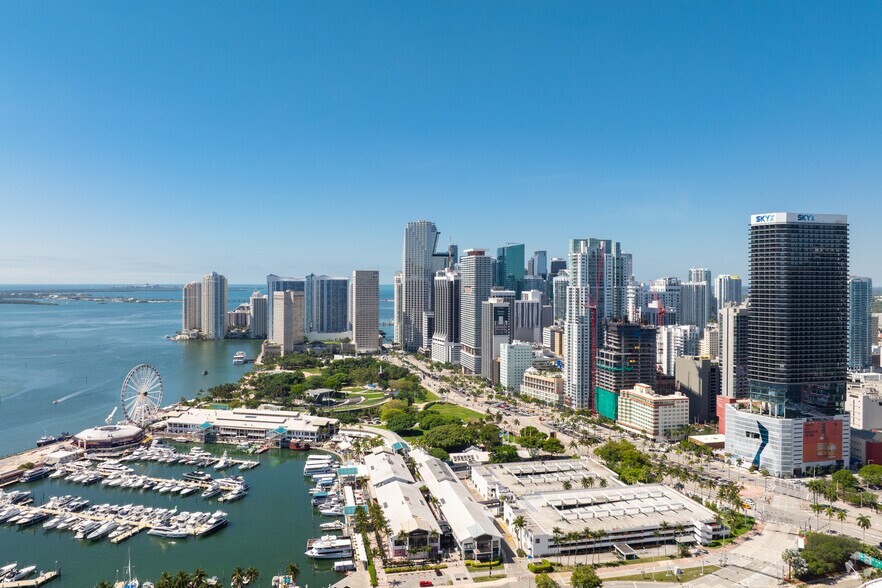 More Photos Of 340 Biscayne Blvd, Miami Hotel For Sale