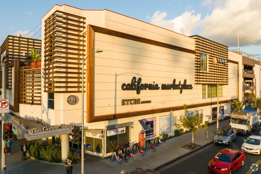 More Photos Of 450 S Western Ave, Los Angeles Freestanding For Lease