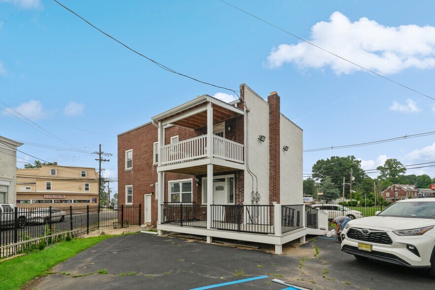 More Photos Of 250 Warren St, Beverly Storefront Retail Residential For Sale