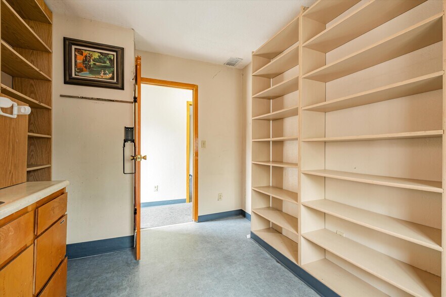 More Photos Of 6275 Thornton Ave, Newark Medical For Sale