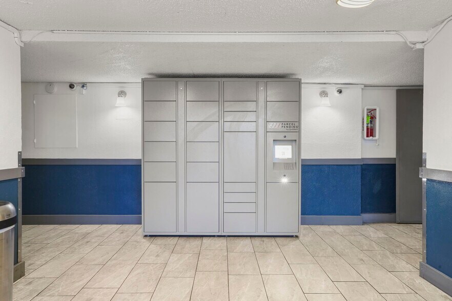 More Photos Of 1945 N Peoria St, Aurora Apartments For Sale