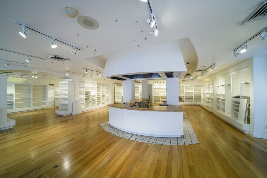 More Photos Of 2000-2020 Chestnut St, San Francisco Storefront Retail Residential For Lease