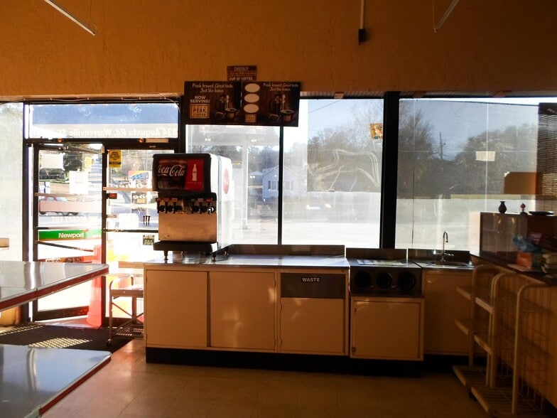 More Photos Of 834 Augusta Rd, Warrenville Convenience Store For Sale