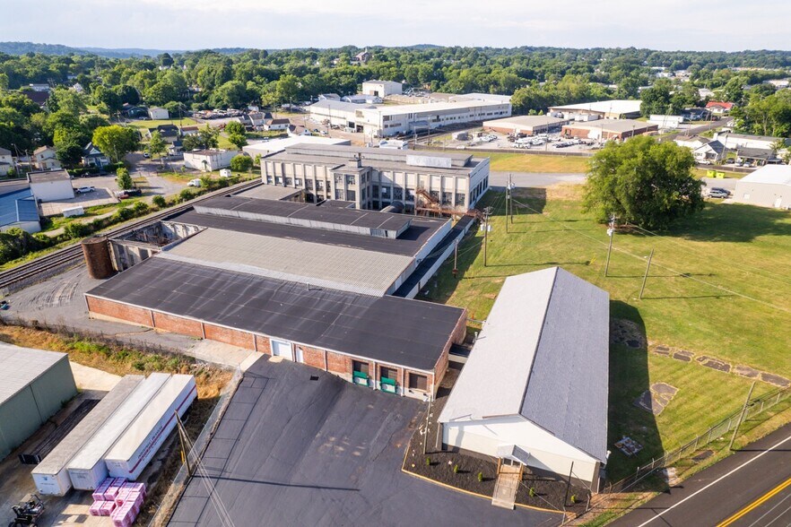 More Photos Of 1507 9th Ave, Knoxville Manufacturing For Lease