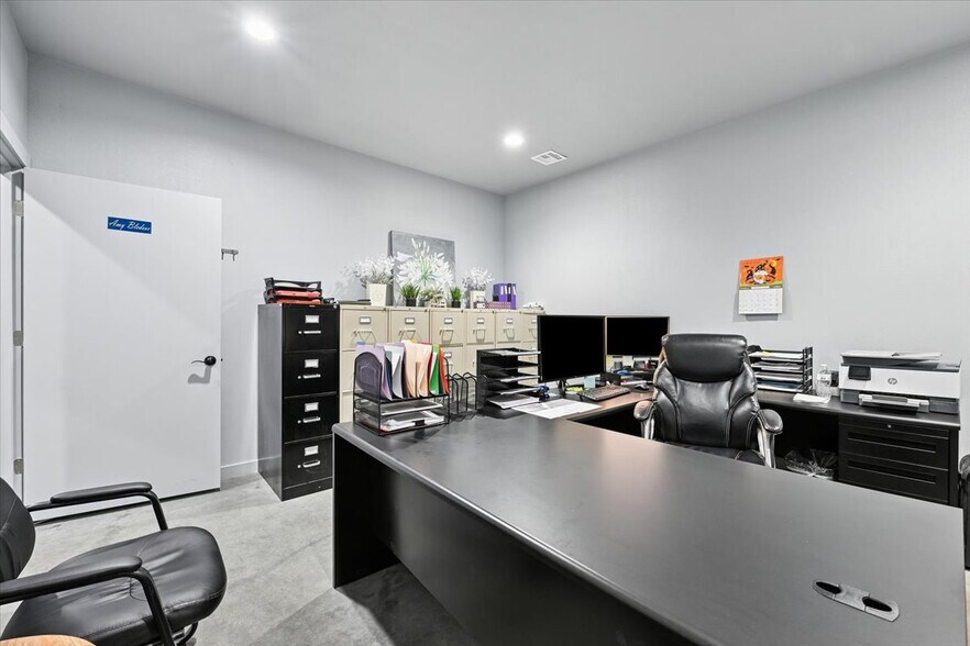 More Photos Of 22390 E 111th St, Broken Arrow Warehouse For Lease