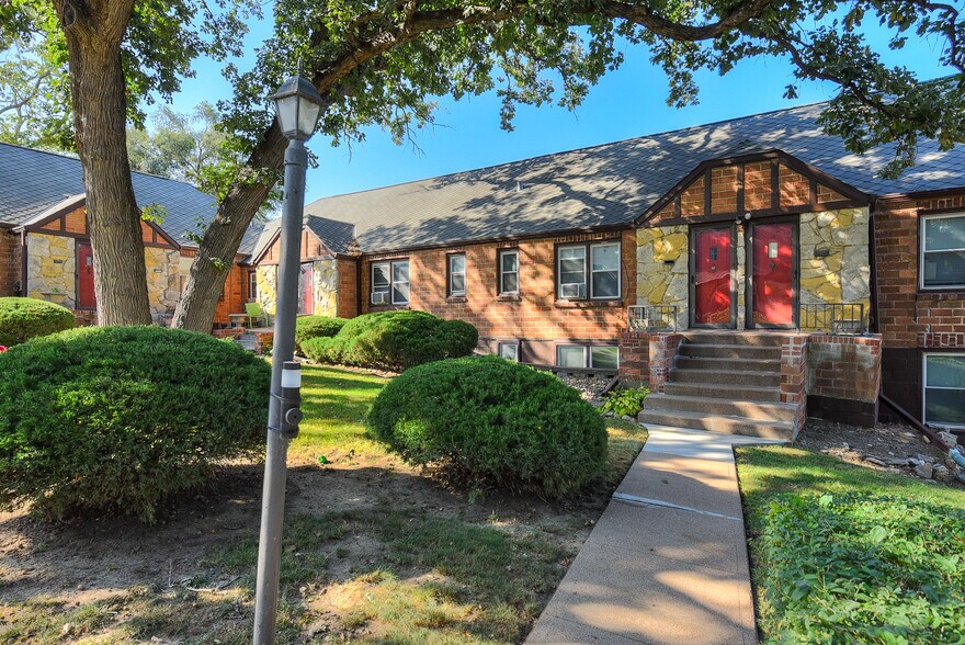 More Photos Of 816 N 36th St, Omaha Apartments For Sale