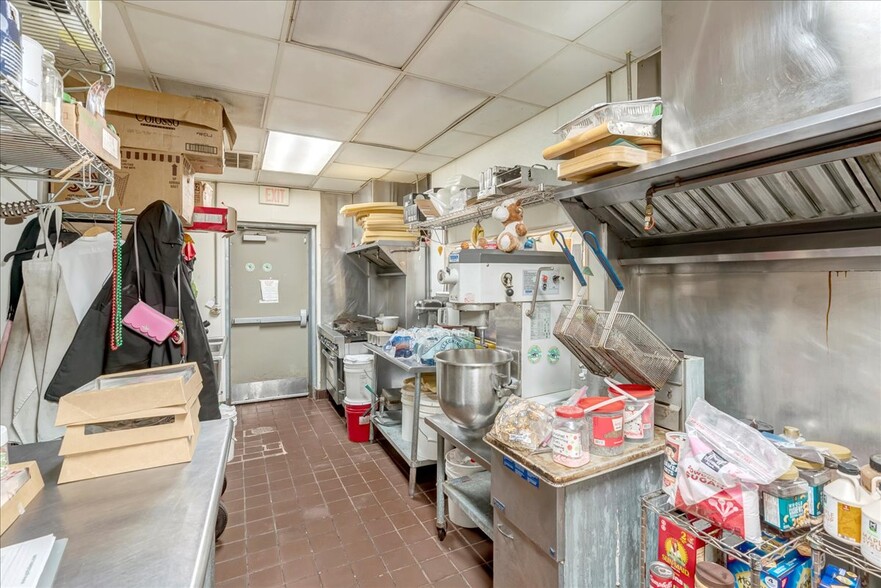 More Photos Of 306 Wait Ave, Wake Forest Fast Food For Sale
