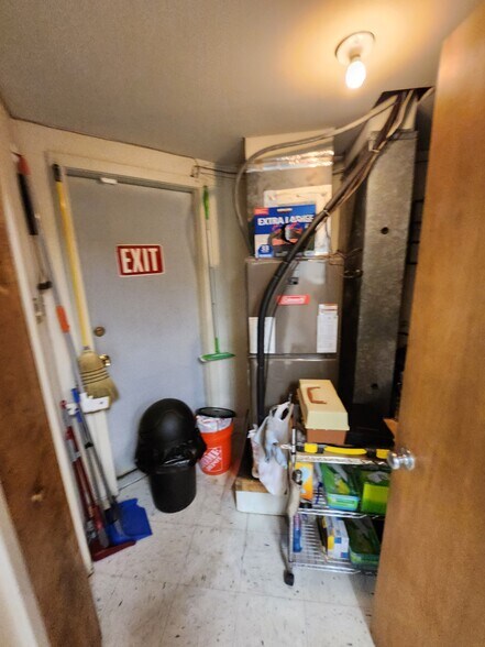 More Photos Of 920 Lawn Ave, Sellersville Medical For Sale