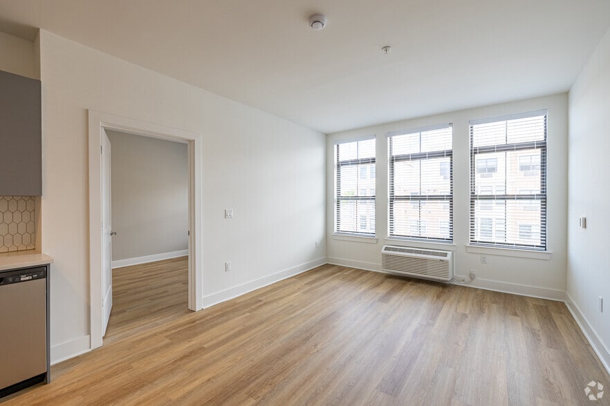 More Photos Of 10 W Westfield Ave W, Roselle Park Apartments For Lease