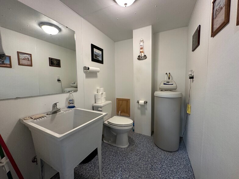 More Photos Of 5218 7th st, Great Bend Warehouse For Sale