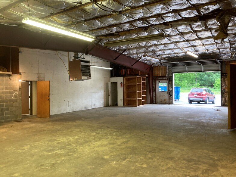 More Photos Of 675 Tower Ln, West Chester Warehouse For Lease