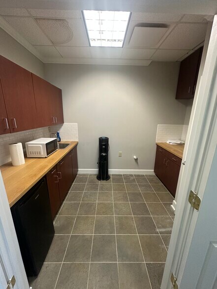 More Photos Of 1830 Peachtree Pky, Cumming Medical For Sale