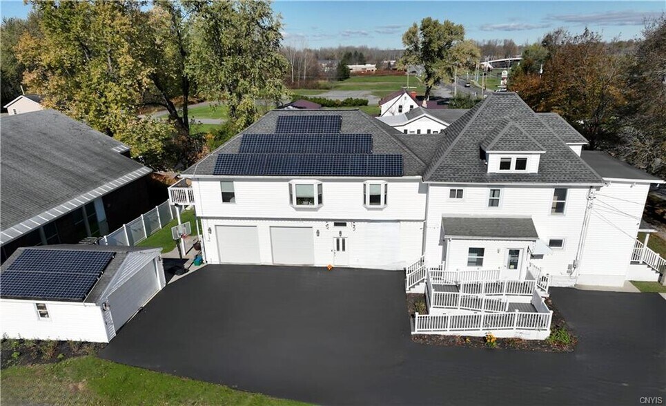 Primary Photo Of 337 N Peterboro St, Canastota Flex For Sale