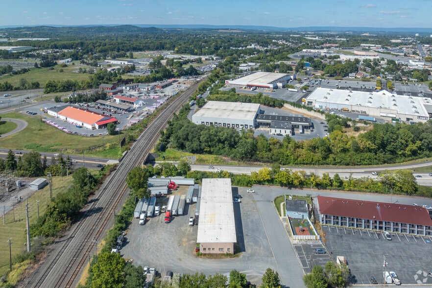 More Photos Of 2250 Stacey Dr, Reading Truck Terminal For Lease