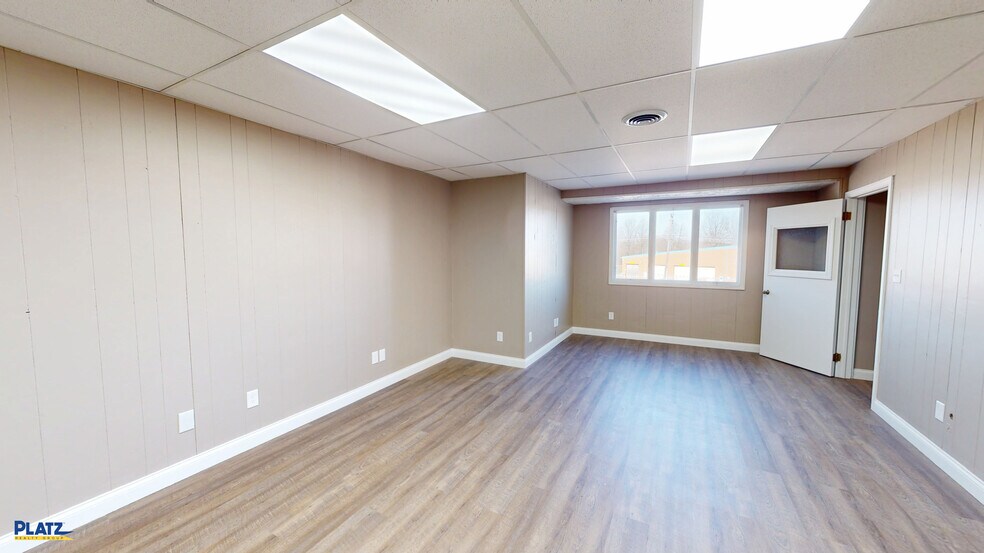More Photos Of 61 Railroad St, Canfield Office For Sale