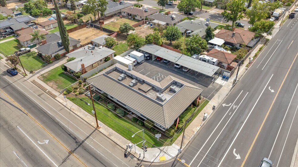 More Photos Of 445 W Dakota Ave, Fresno Office Residential For Sale