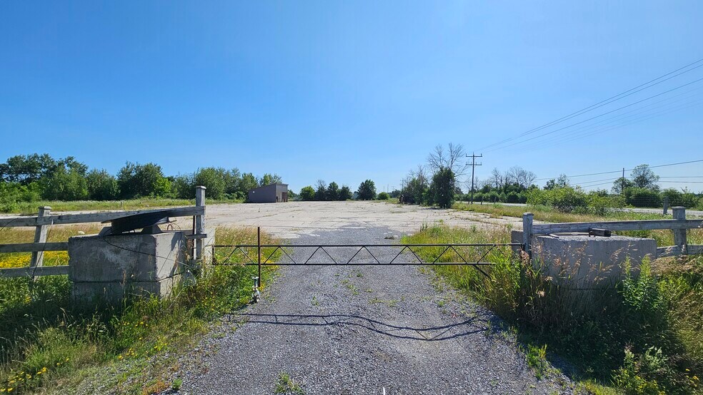 More Photos Of 482 Russett Dr, Arnprior Land For Lease