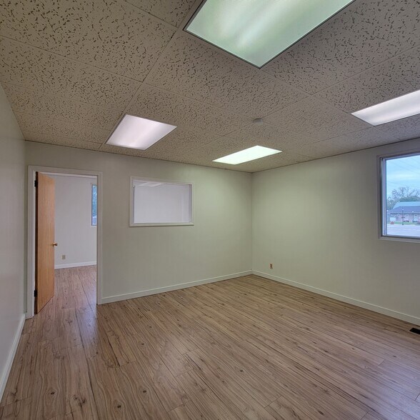 More Photos Of 303 E Paw Paw St, Paw Paw Office Residential For Lease