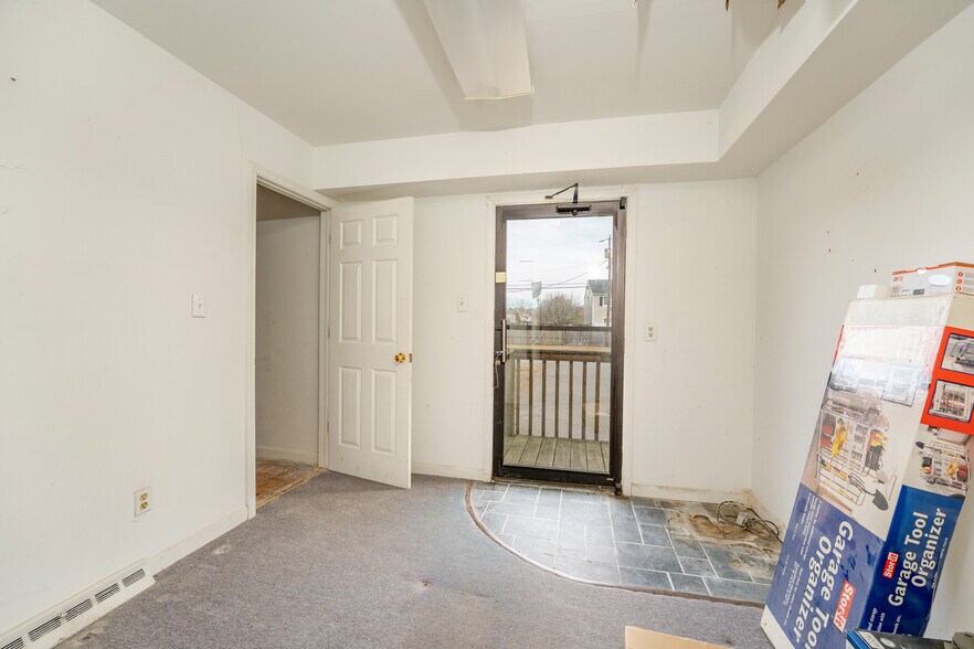 More Photos Of 98 New Rd, Somers Point Showroom For Sale