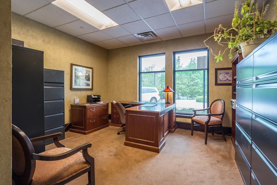 More Photos Of 1600 W Bloomfield Rd, Bloomington Medical For Lease