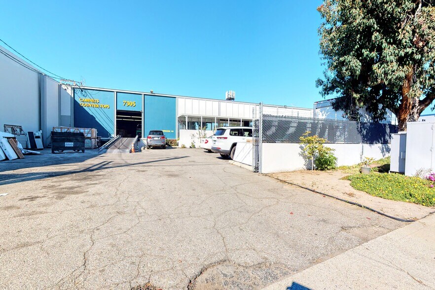 More Photos Of 7305 Paramount Blvd, Pico Rivera Industrial For Sale