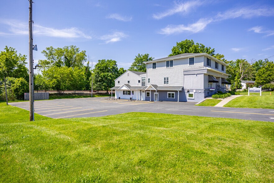 More Photos Of 581 Whitney Rd W, Fairport Office For Sale