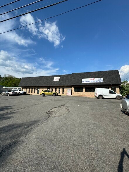 More Photos Of 46 N Scott St, Carbondale Self Storage For Sale