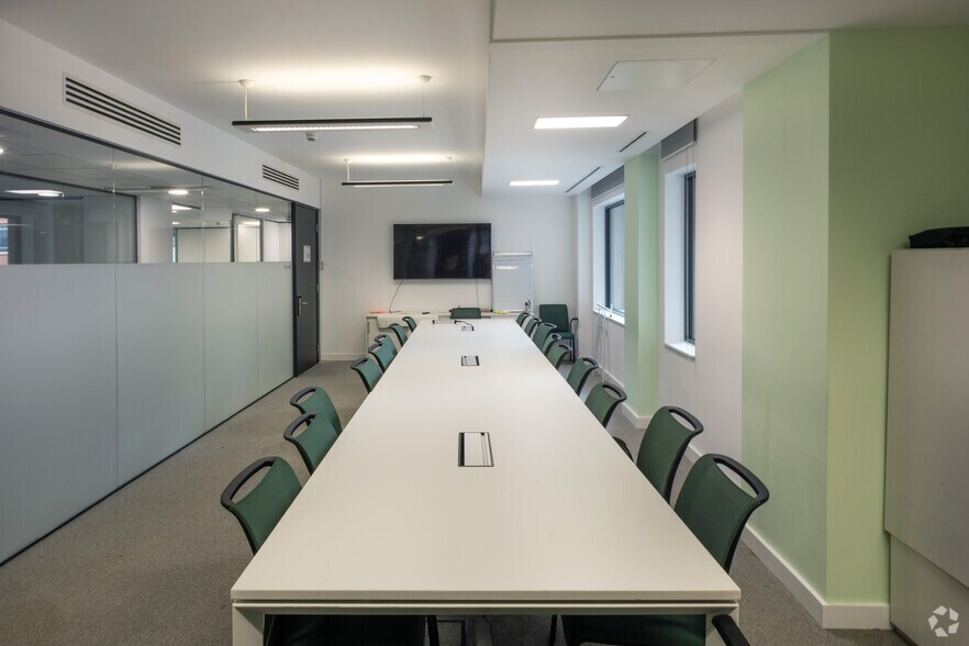 More Photos Of 156 Great Charles Street Queensway, Birmingham Coworking Space