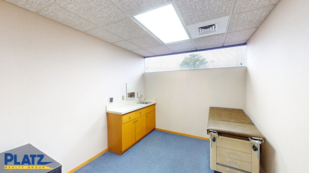 More Photos Of 1700 E Market St NE, Warren Medical For Lease