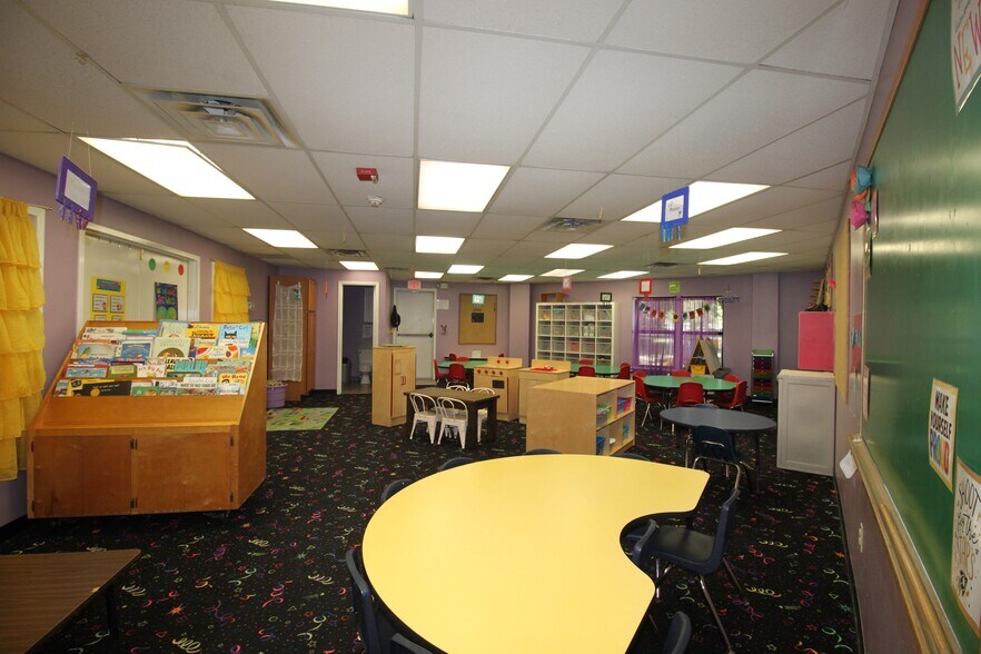 More Photos Of 3421 E Walnut St, Pearland Daycare Center For Sale