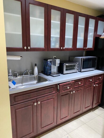 More Photos Of 11379-11399 NW 122nd St, Medley Warehouse For Sale