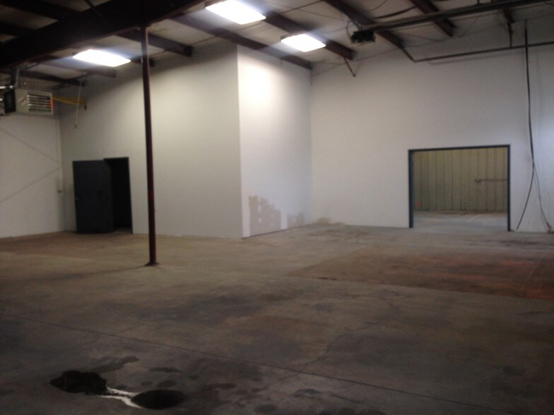 More Photos Of 6535 York St, Denver Warehouse For Lease