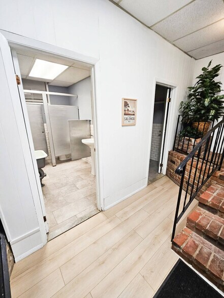 More Photos Of 103 Fort Salonga Rd, Northport Office For Sale