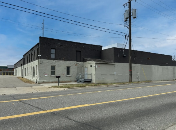 More Photos Of 244 S Court St, Lapeer Manufacturing For Sale