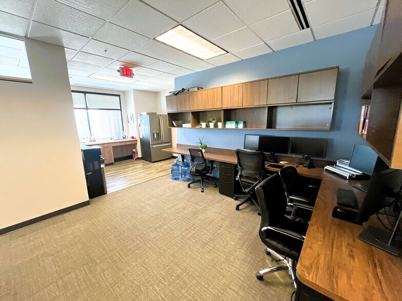 More Photos Of 20 Allen Ave, Webster Groves Office For Lease