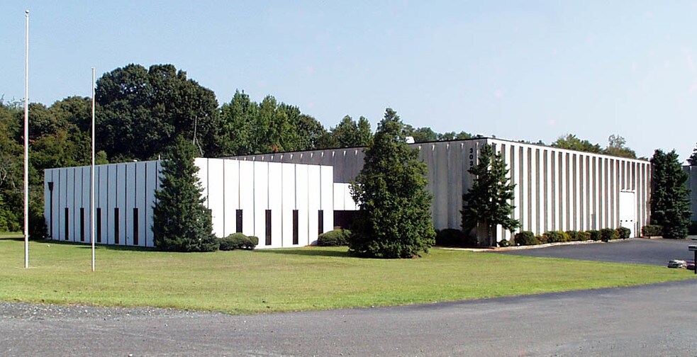 More Photos Of 3030 Horseshoe Ln, Charlotte Warehouse For Sale