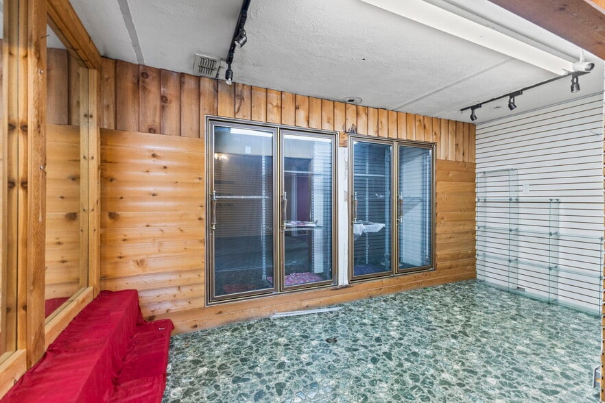 More Photos Of 5034 N Nebraska Ave, Tampa Freestanding For Sale