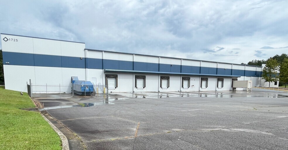 More Photos Of 1725 Westgate Pky, Atlanta Warehouse For Lease