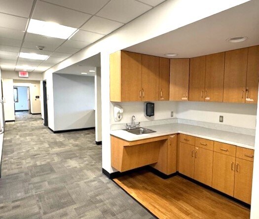 More Photos Of 2111 Washington Blvd, Easton Medical For Lease